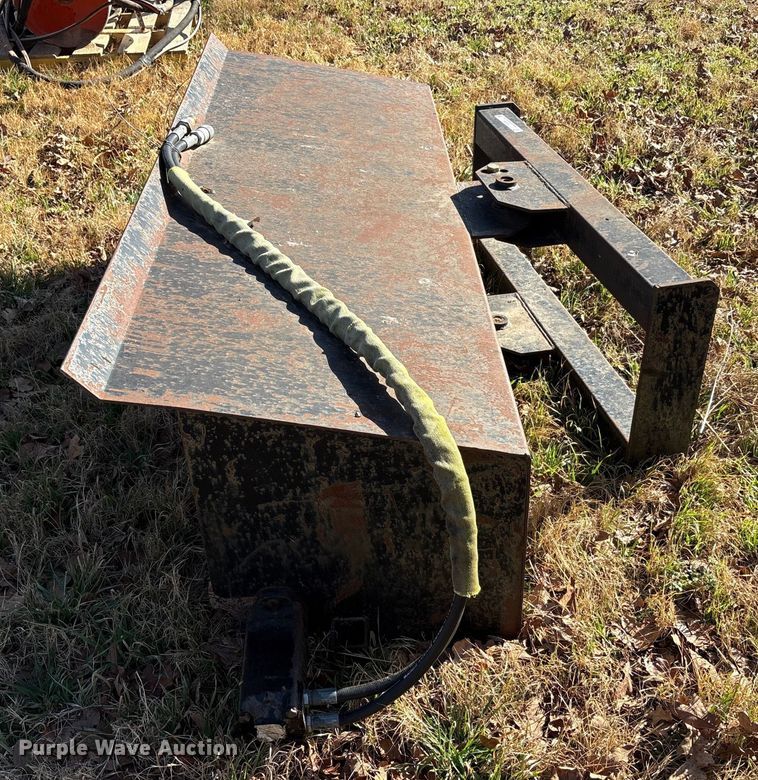 image for item EU0292 Skid steer broom