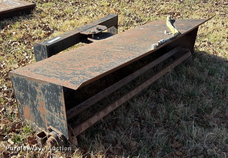 image for item EU0292 Skid steer broom