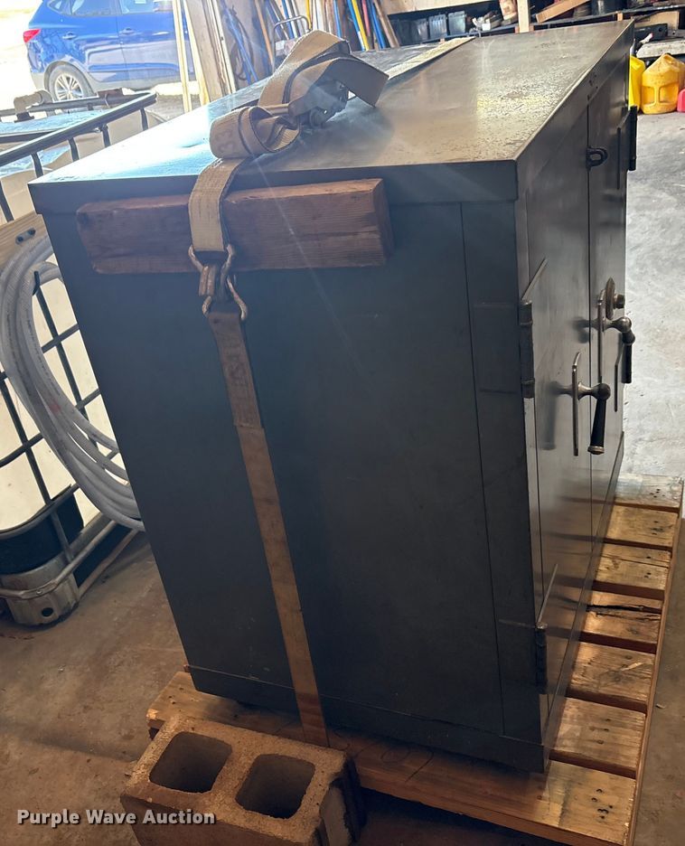 image for item EU0295 Art metal 146294 safe