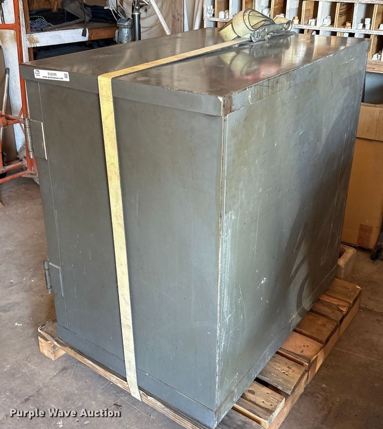 image for item EU0295 Art metal 146294 safe