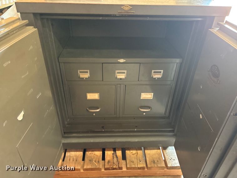 image for item EU0295 Art metal 146294 safe