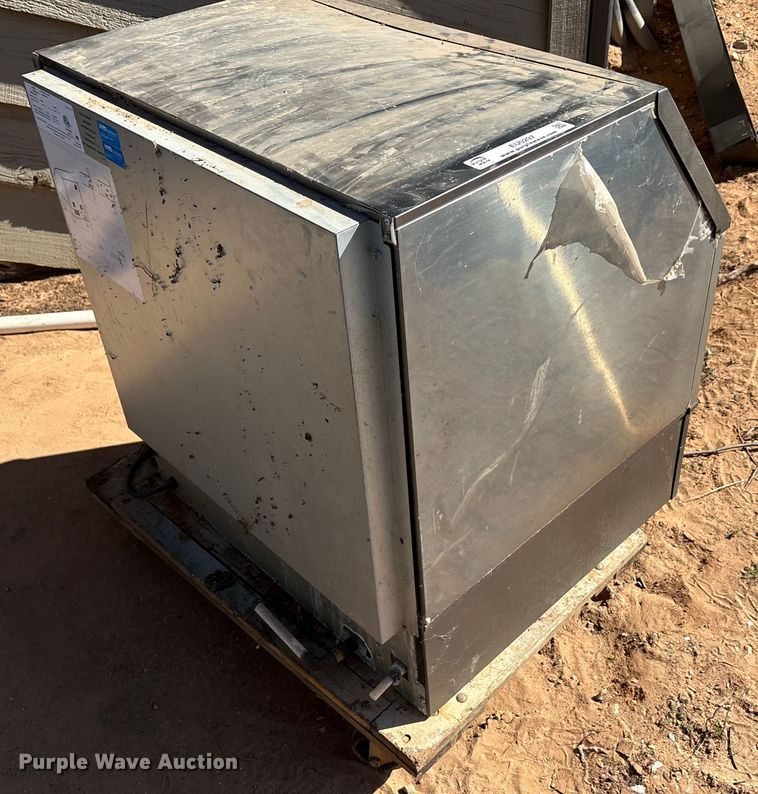 image for item EU0297 Manitowoc UYF0310A-161B ice maker