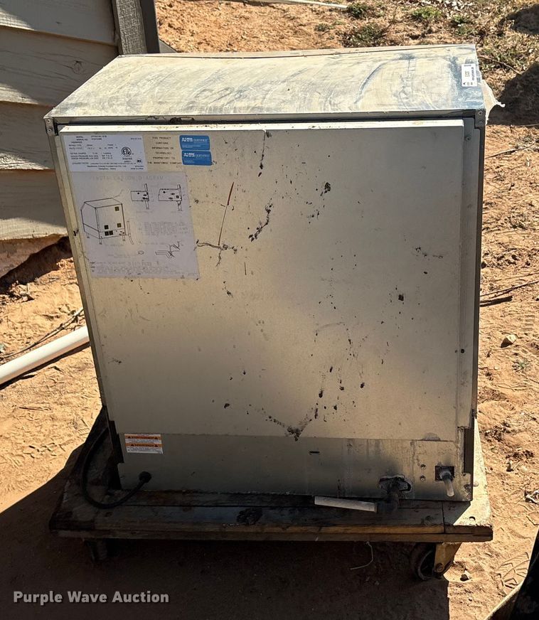 image for item EU0297 Manitowoc UYF0310A-161B ice maker