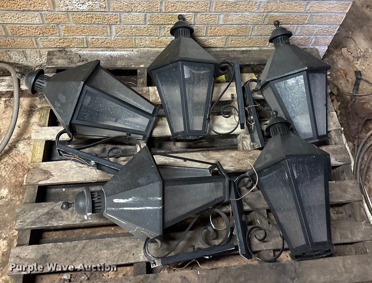 image for item EU0299 House decorations 