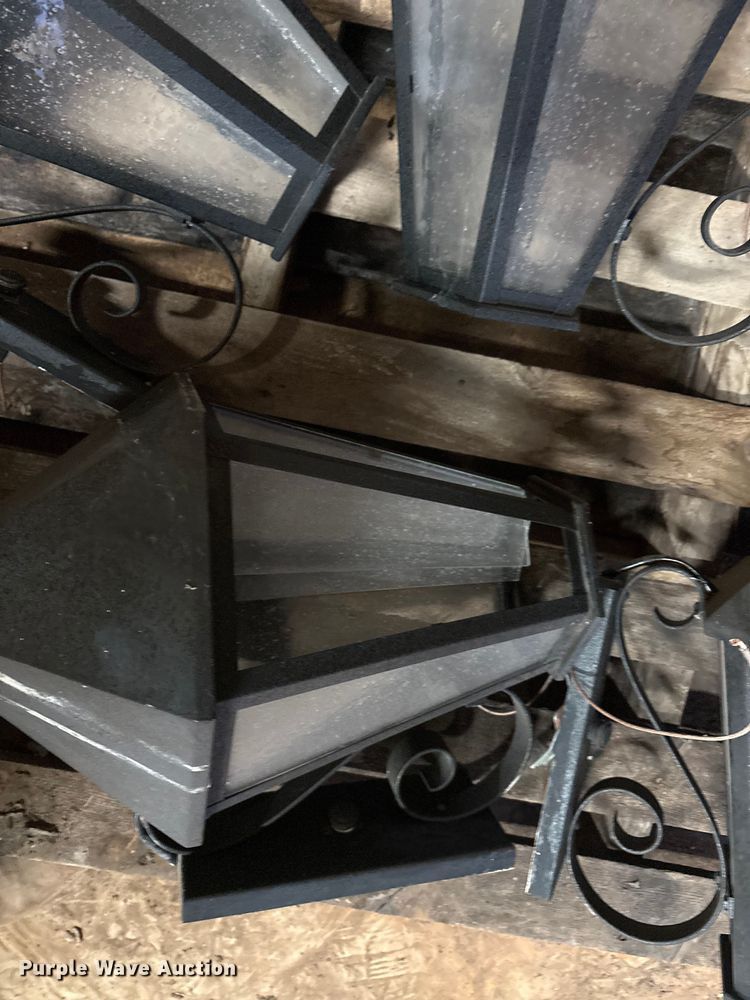 image for item EU0299 House decorations 