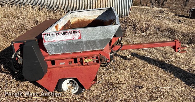 image for item EU0317 Top dresser 2500 spreader
