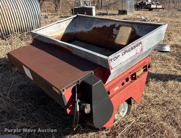 image for item EU0317 Top dresser 2500 spreader