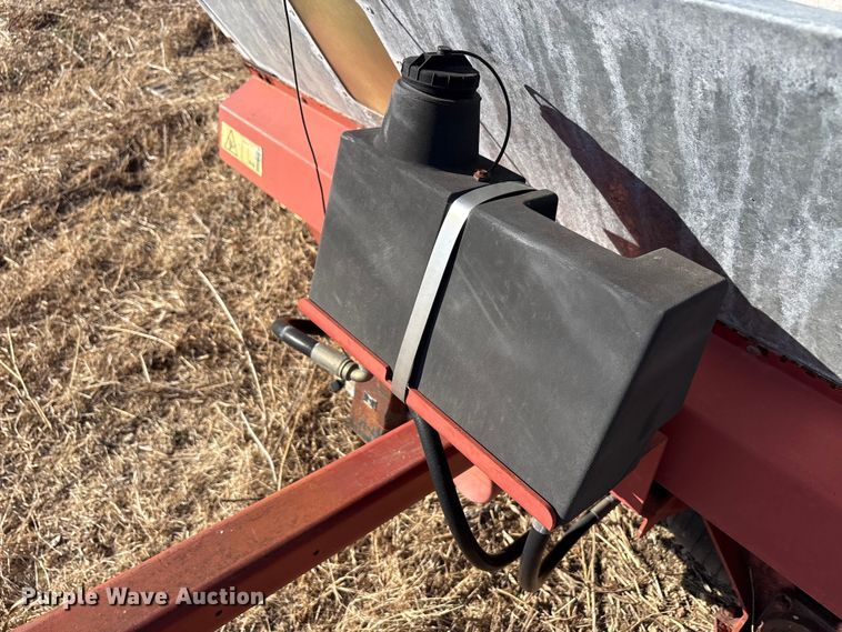 image for item EU0317 Top dresser 2500 spreader