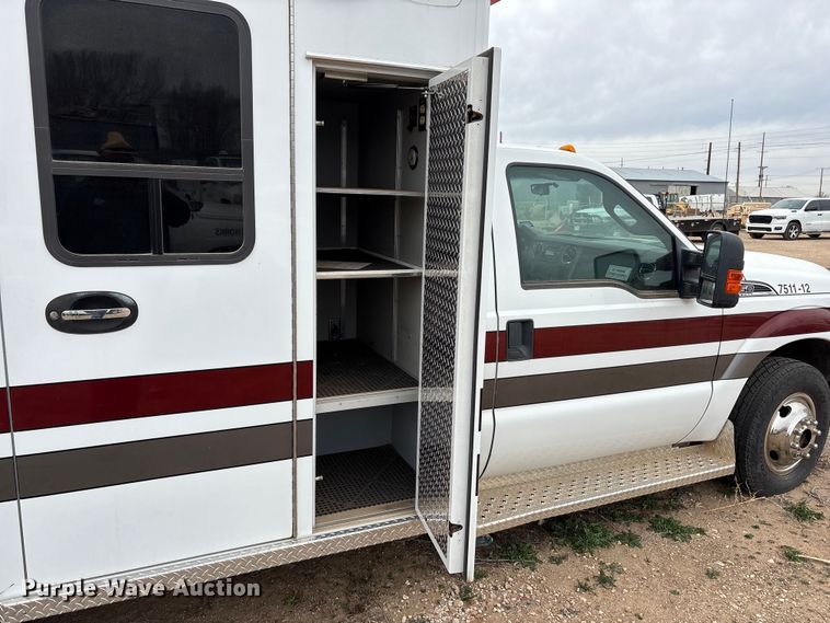 image for item EU4798 2012 Ford F350 Super Duty ambulance