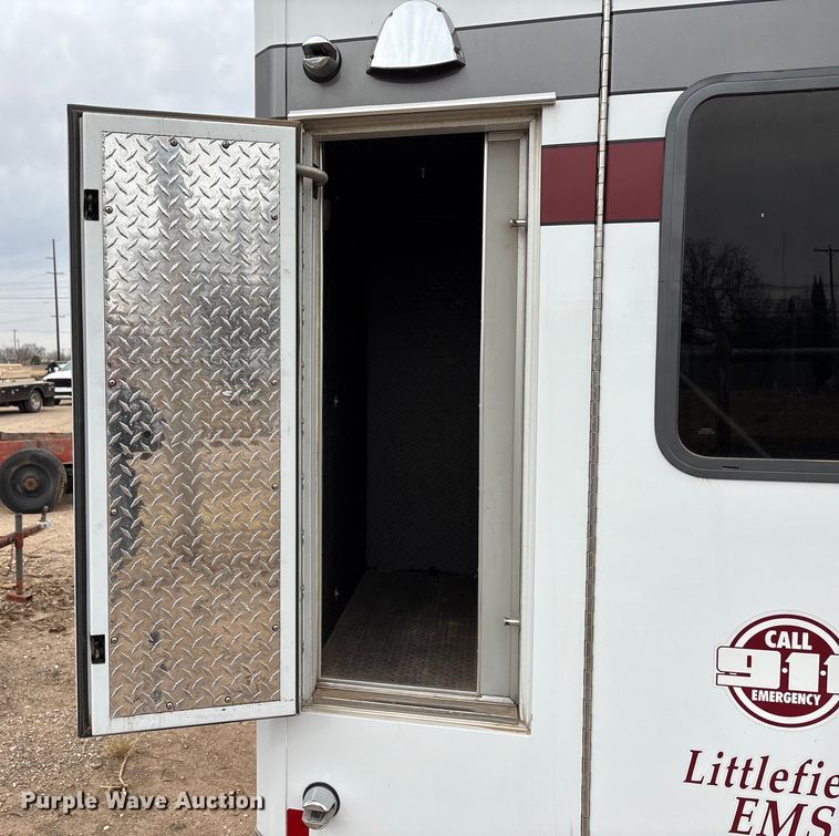 image for item EU4798 2012 Ford F350 Super Duty ambulance