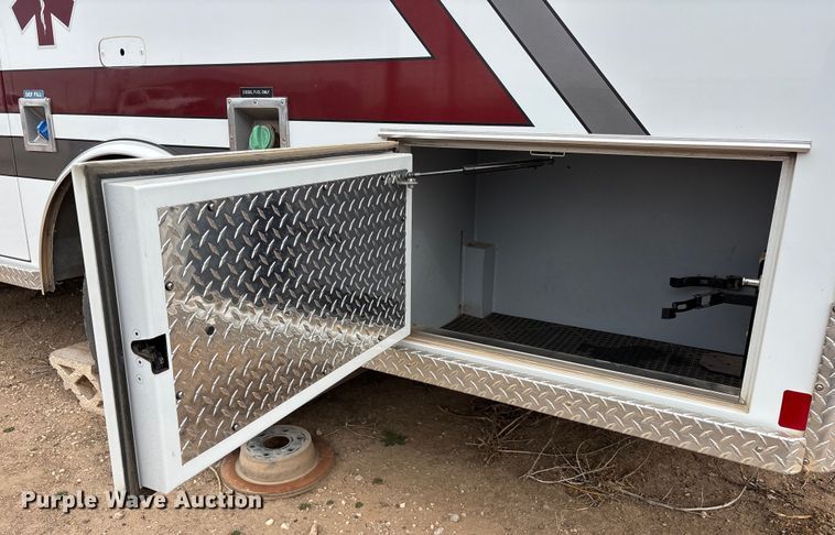 image for item EU4798 2012 Ford F350 Super Duty ambulance