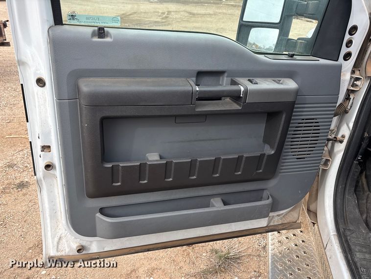 image for item EU4798 2012 Ford F350 Super Duty ambulance