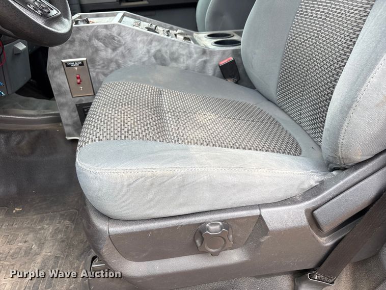 image for item EU4798 2012 Ford F350 Super Duty ambulance