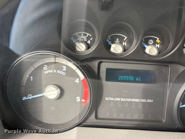 image for item EU4798 2012 Ford F350 Super Duty ambulance