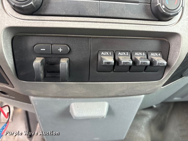 image for item EU4798 2012 Ford F350 Super Duty ambulance