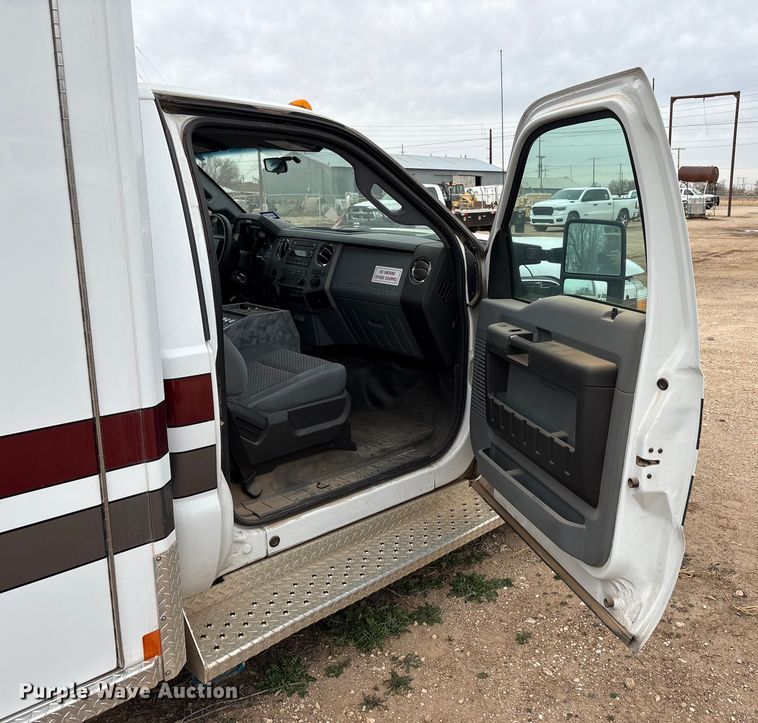 image for item EU4798 2012 Ford F350 Super Duty ambulance