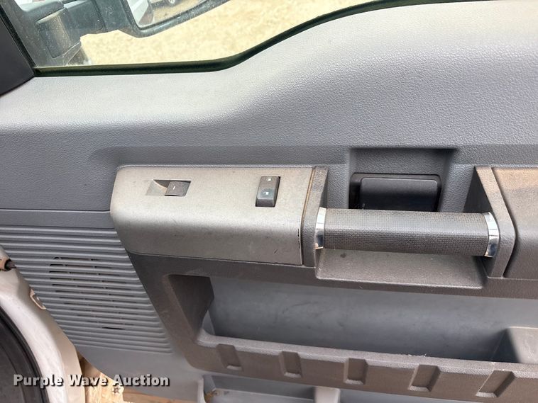 image for item EU4798 2012 Ford F350 Super Duty ambulance