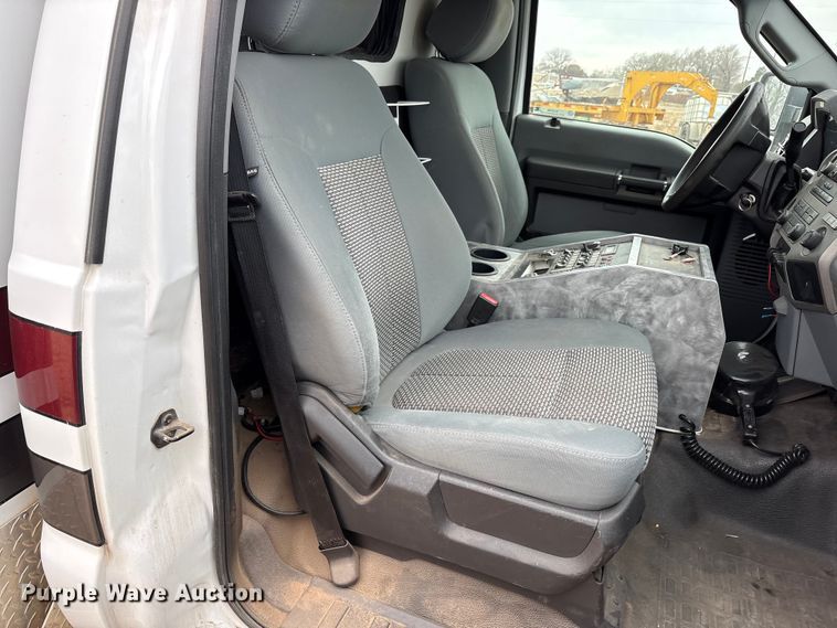 image for item EU4798 2012 Ford F350 Super Duty ambulance