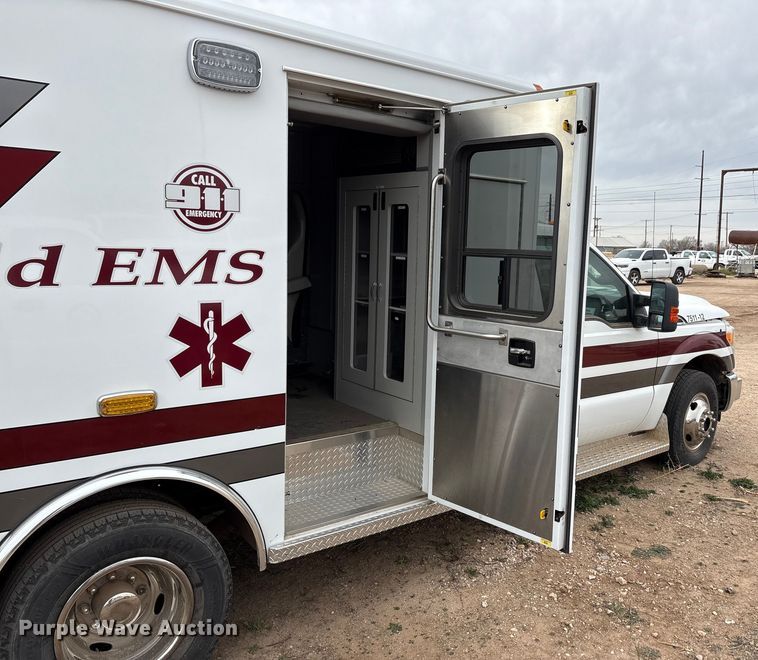 image for item EU4798 2012 Ford F350 Super Duty ambulance