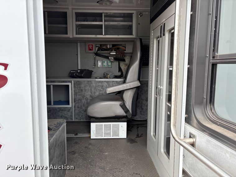 image for item EU4798 2012 Ford F350 Super Duty ambulance