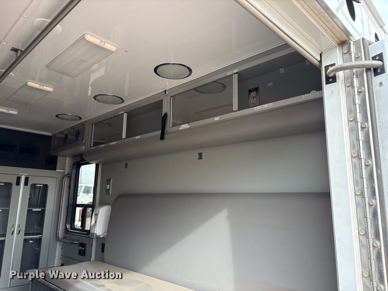 image for item EU4798 2012 Ford F350 Super Duty ambulance