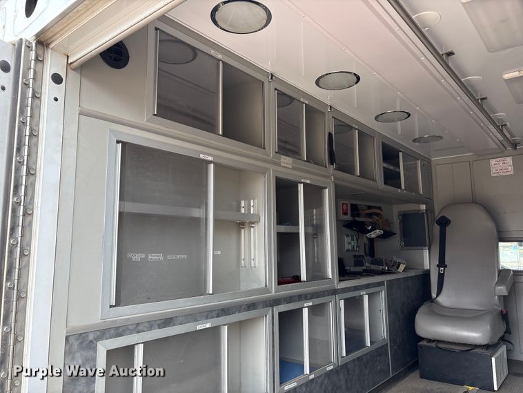 image for item EU4798 2012 Ford F350 Super Duty ambulance