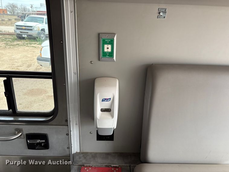 image for item EU4798 2012 Ford F350 Super Duty ambulance