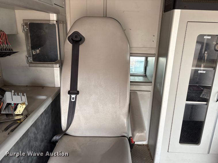 image for item EU4798 2012 Ford F350 Super Duty ambulance