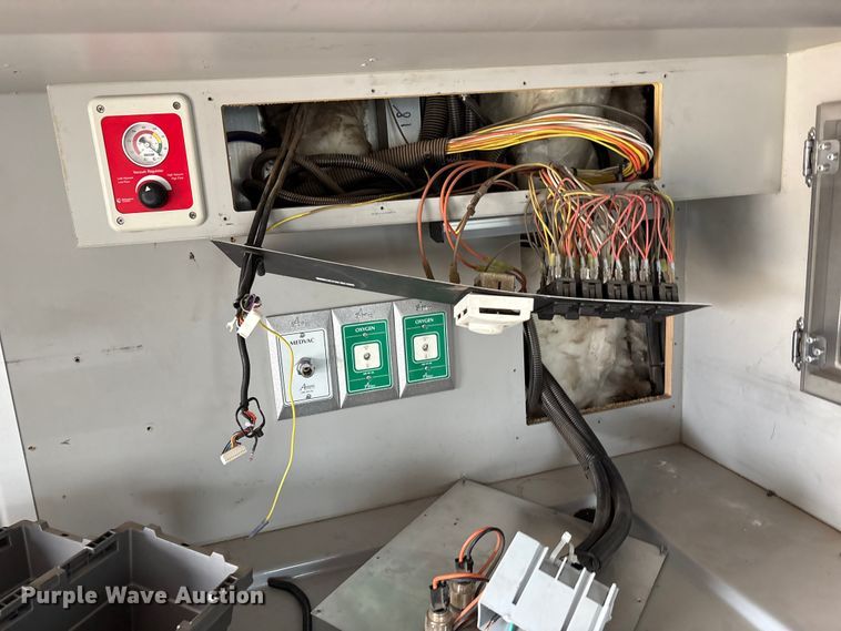 image for item EU4798 2012 Ford F350 Super Duty ambulance