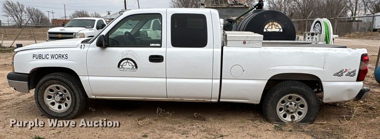 image for item EU4800 2005 Chevrolet Silverado 1500 Ext. Cab pickup truck