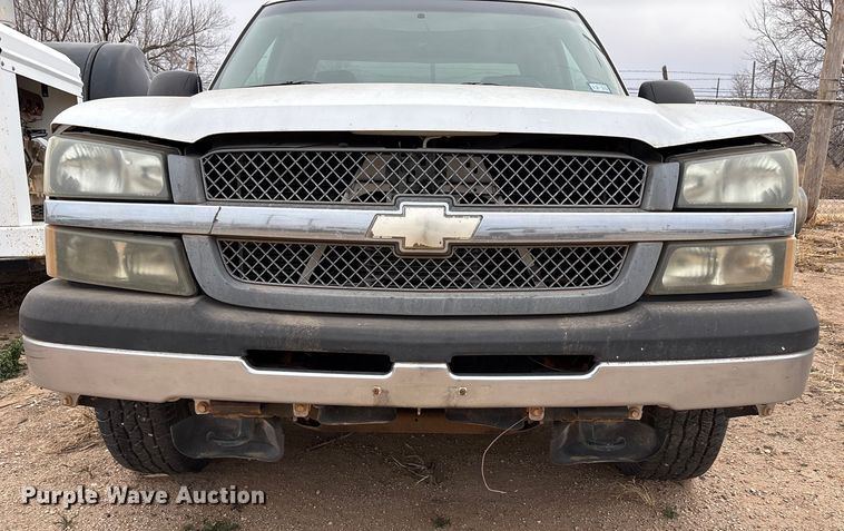 image for item EU4800 2005 Chevrolet Silverado 1500 Ext. Cab pickup truck