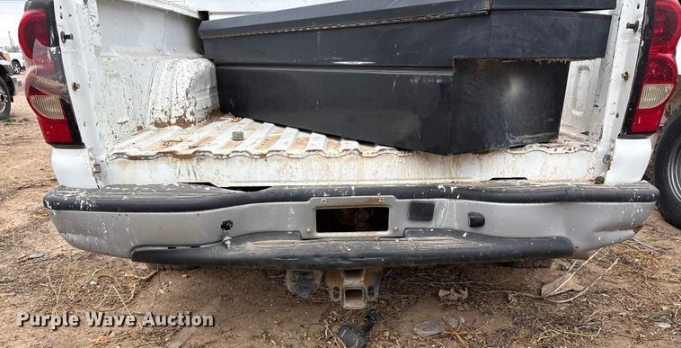 image for item EU4800 2005 Chevrolet Silverado 1500 Ext. Cab pickup truck