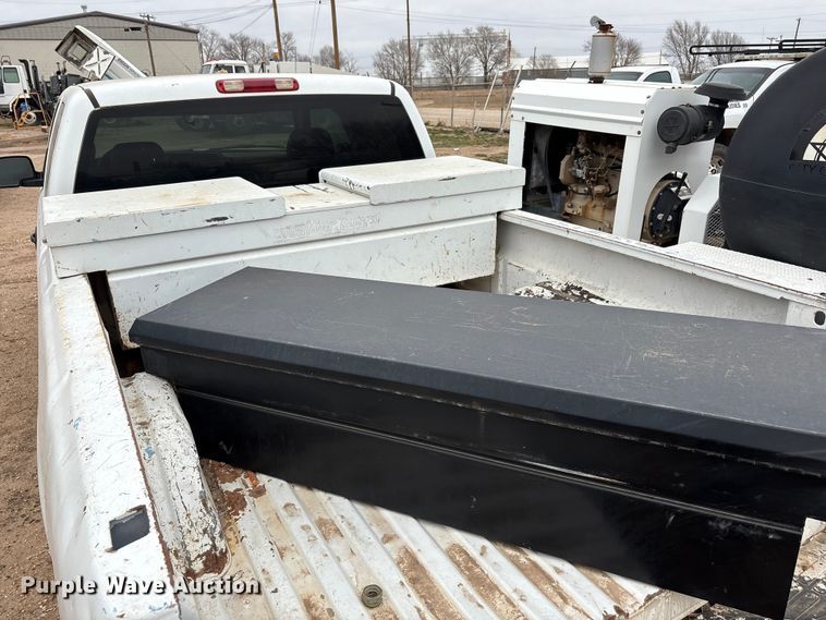 image for item EU4800 2005 Chevrolet Silverado 1500 Ext. Cab pickup truck