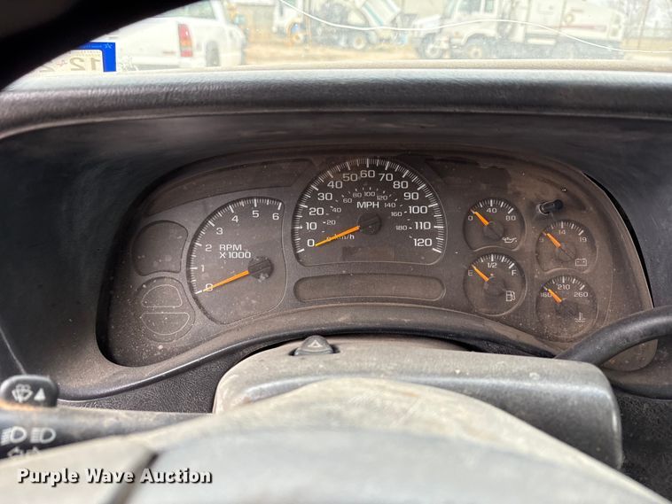 image for item EU4800 2005 Chevrolet Silverado 1500 Ext. Cab pickup truck