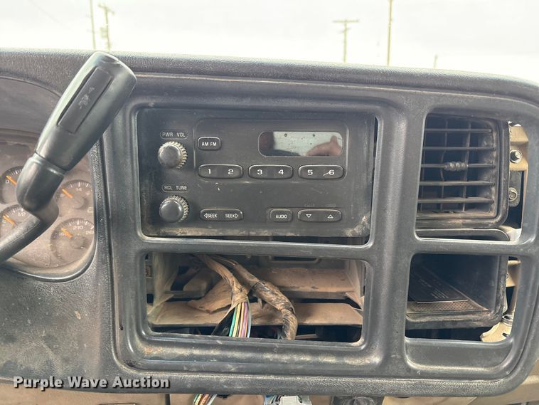 image for item EU4800 2005 Chevrolet Silverado 1500 Ext. Cab pickup truck