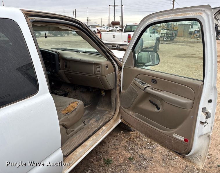 image for item EU4800 2005 Chevrolet Silverado 1500 Ext. Cab pickup truck