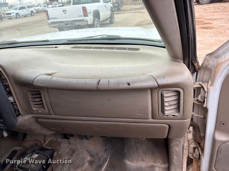 image for item EU4800 2005 Chevrolet Silverado 1500 Ext. Cab pickup truck