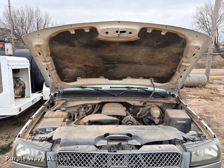 image for item EU4800 2005 Chevrolet Silverado 1500 Ext. Cab pickup truck