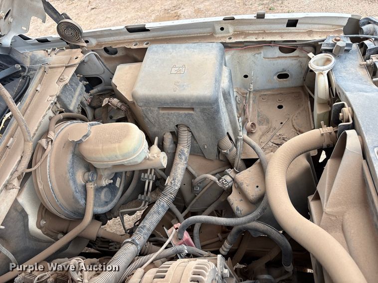 image for item EU4800 2005 Chevrolet Silverado 1500 Ext. Cab pickup truck