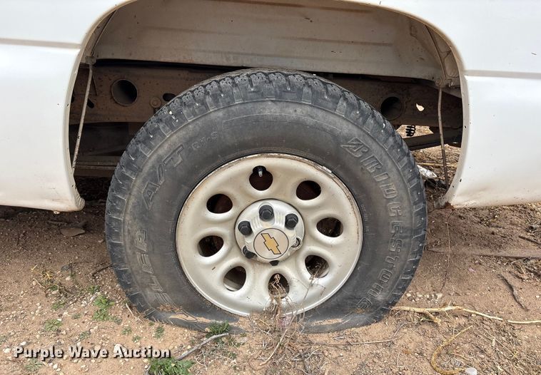 image for item EU4800 2005 Chevrolet Silverado 1500 Ext. Cab pickup truck