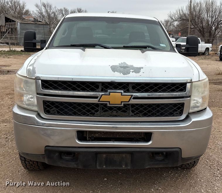 image for item EU4801 2013 Chevrolet Silverado 2500HD utility bed pickup truck