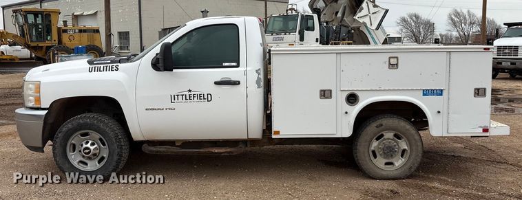 image for item EU4801 2013 Chevrolet Silverado 2500HD utility bed pickup truck