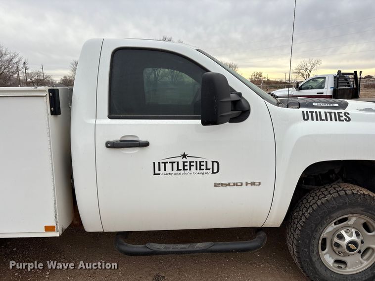 image for item EU4801 2013 Chevrolet Silverado 2500HD utility bed pickup truck