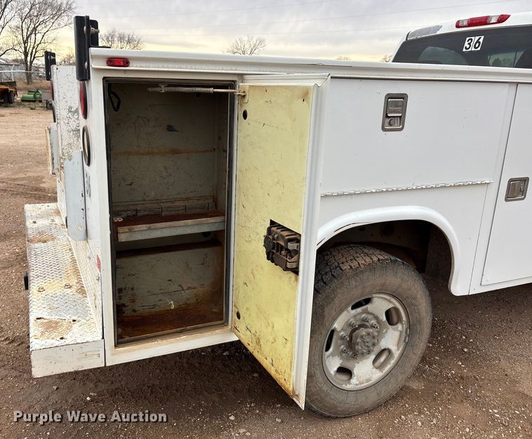 image for item EU4801 2013 Chevrolet Silverado 2500HD utility bed pickup truck