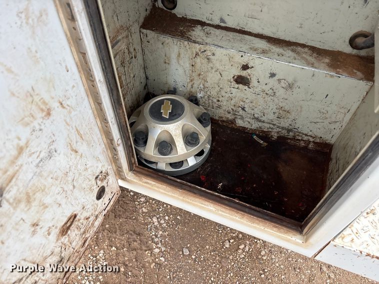 image for item EU4801 2013 Chevrolet Silverado 2500HD utility bed pickup truck