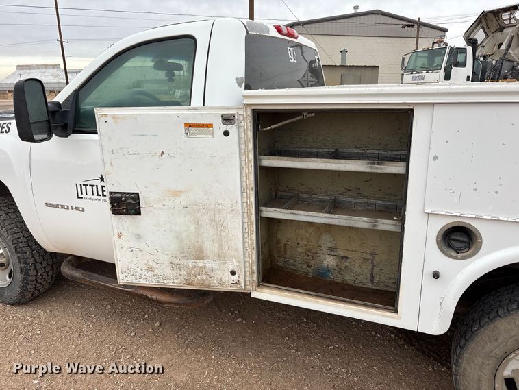 image for item EU4801 2013 Chevrolet Silverado 2500HD utility bed pickup truck