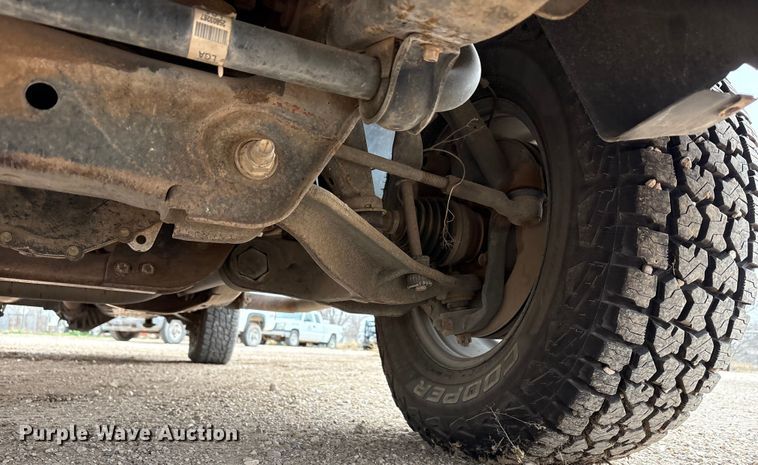 image for item EU4801 2013 Chevrolet Silverado 2500HD utility bed pickup truck