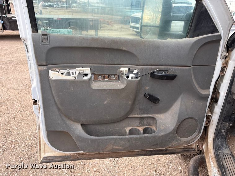 image for item EU4801 2013 Chevrolet Silverado 2500HD utility bed pickup truck