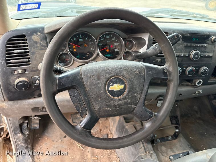 image for item EU4801 2013 Chevrolet Silverado 2500HD utility bed pickup truck