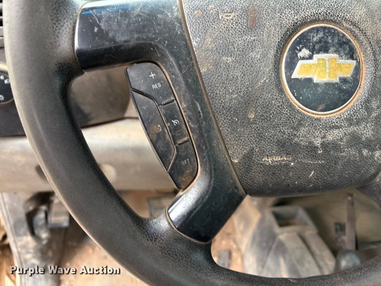 image for item EU4801 2013 Chevrolet Silverado 2500HD utility bed pickup truck